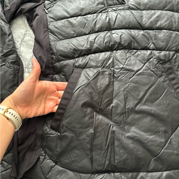 LULULEMON BLACK PUFFER PULLOVER SIZE 6 - Picture 2 of 4